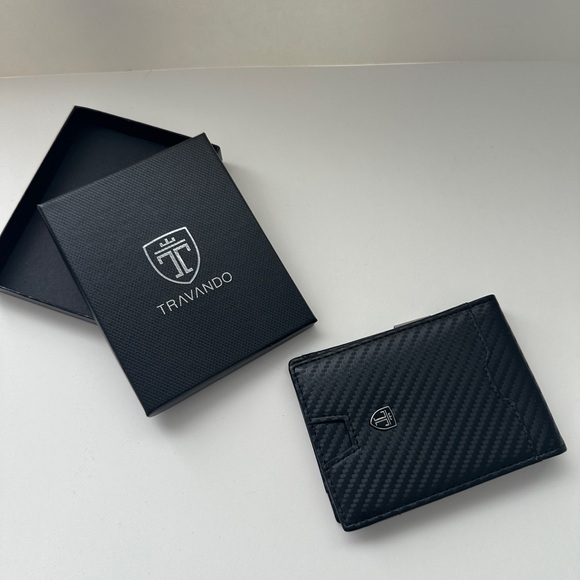 Black Carbon Fiber Wallet - Picture 1 of 7
